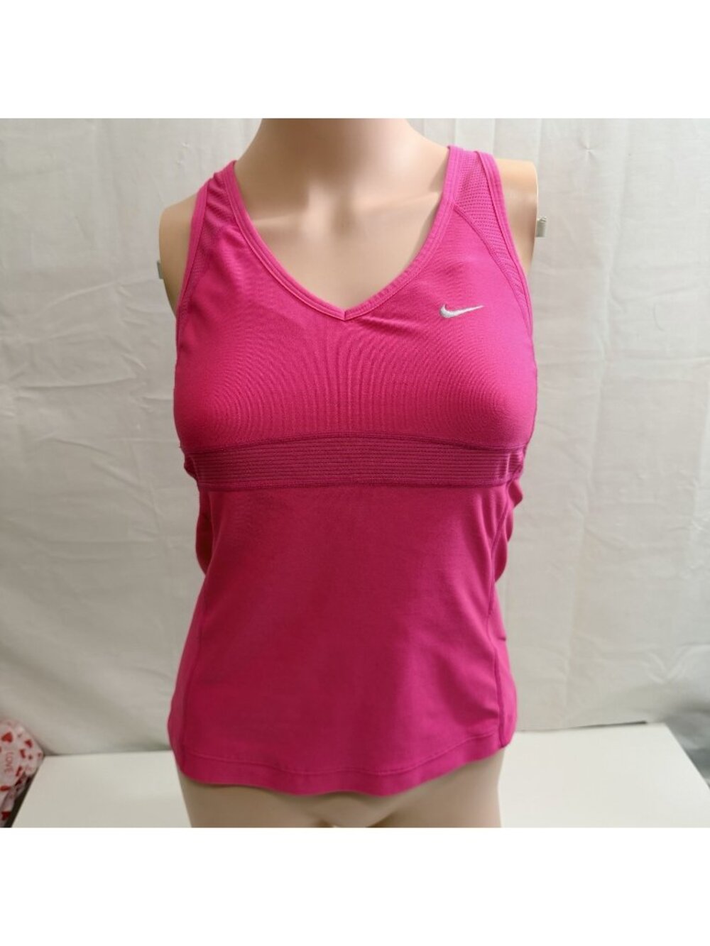 Nike Women’s FitDry Racerback Sports Bra Tank Top Pink Med